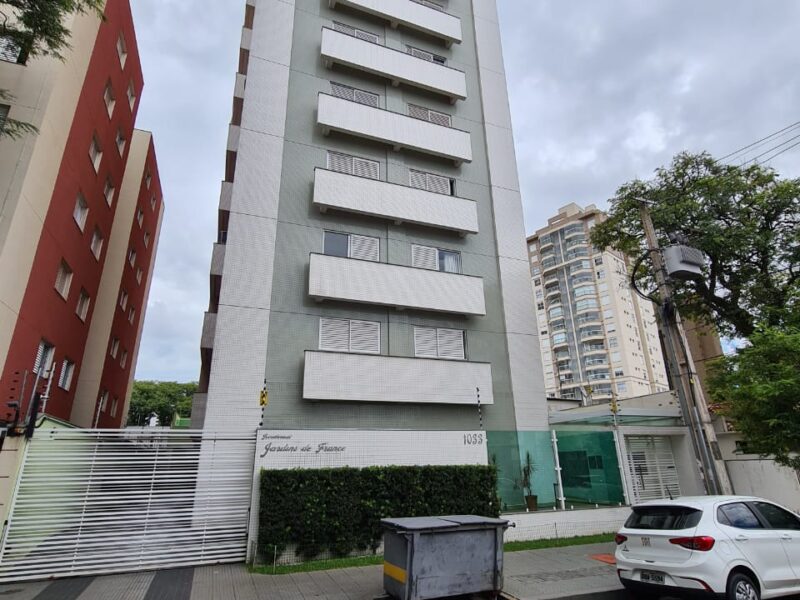 Apartamento no Jd. Pinheiros, Maringá